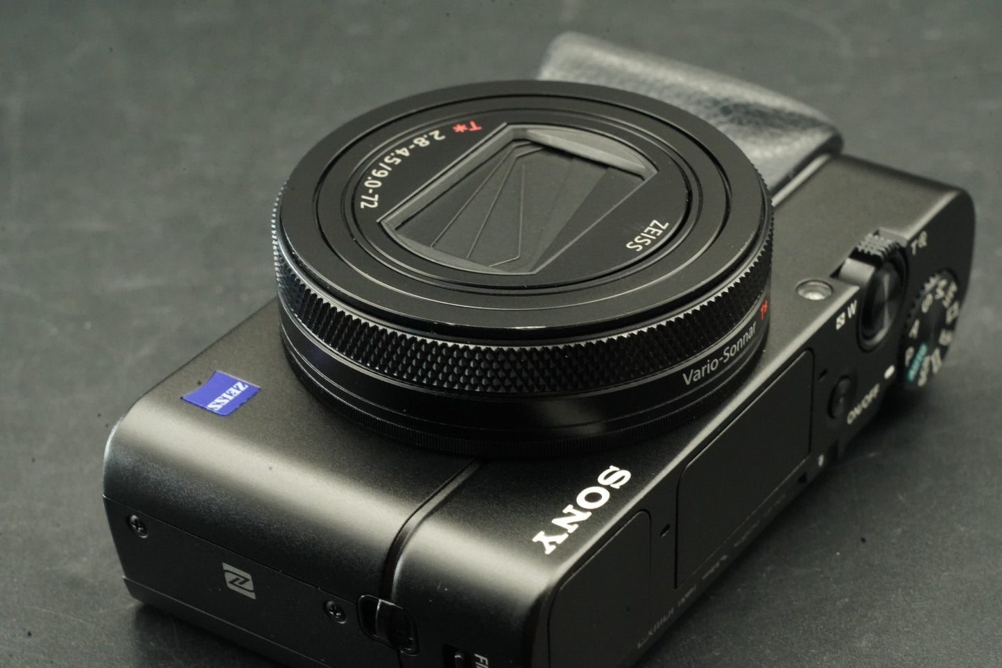 Sony Cyber-Shot DSC-RX100M7 VII Mark 7 Digital Camera 11577