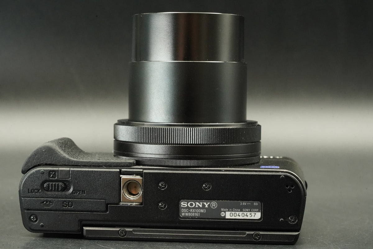 Sony Cyber-shot DSC-RX100M3 III Point Shoot Digital Camera #12288