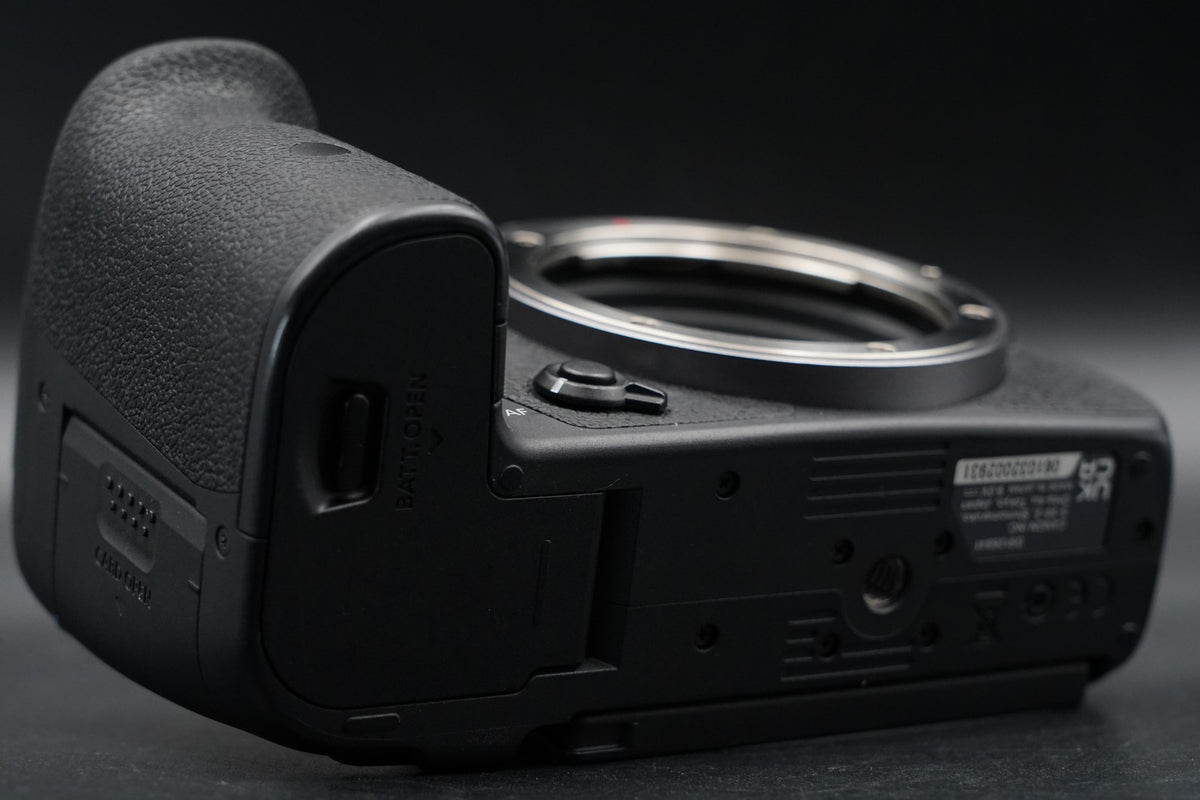 Canon EOS R7 Mirrorless Digital Camera US STOCK #11304