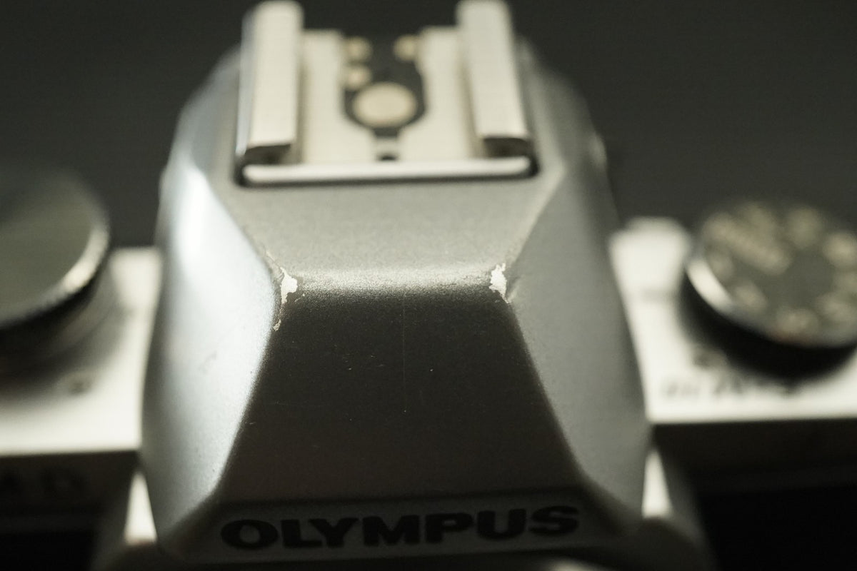 Olympus OM-D E-M10 16.1MP Camera Silver + 14-42mm EZ Lens #11876