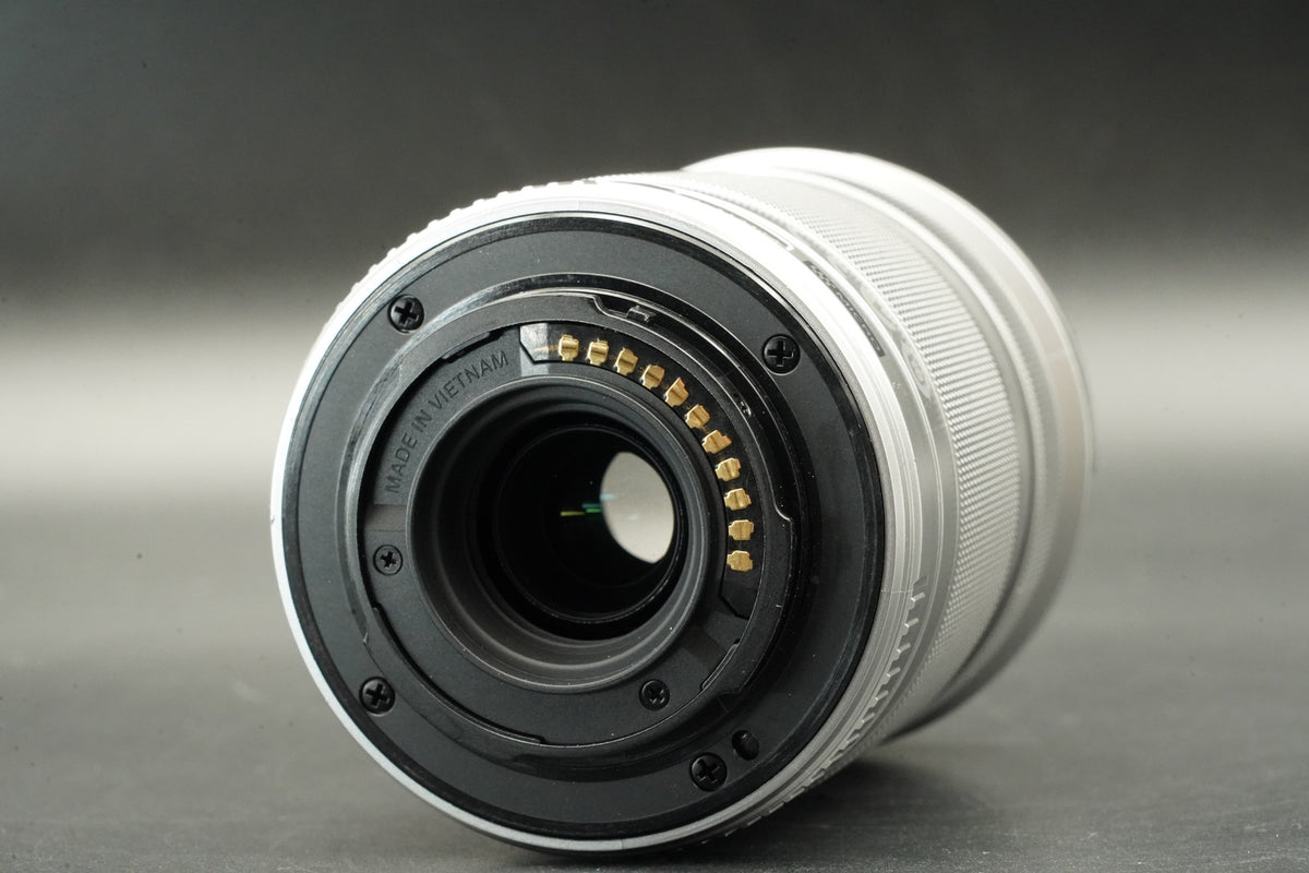 OLYMPUS PEN E-PL9 16.1MP Digital Camera w/ 2 Lens White -829 cuts- #11492
