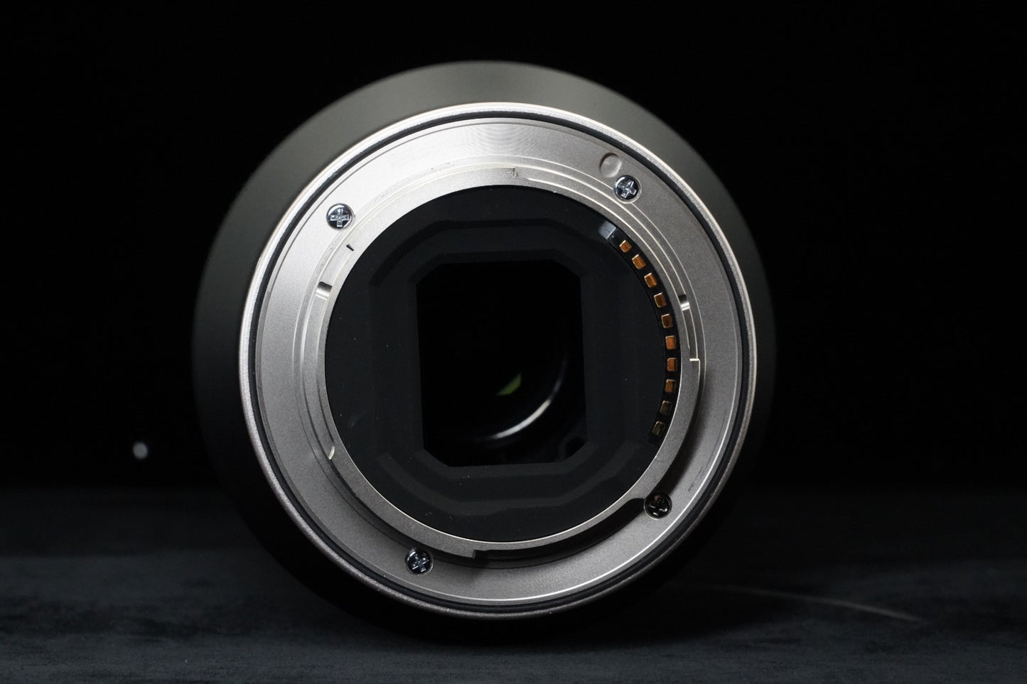 Tamron 18-300mm f/3.5-6.3 Di III-A VC VXD for Sony E ALMOST UNUSED 11052