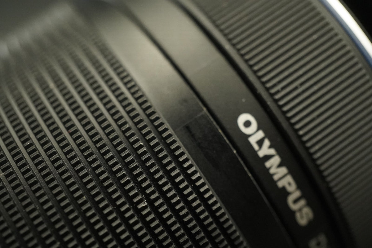 Olympus OM-D E-M10 Mark II Silver w/ 14-42mm + 40-150mm Lens US STOCK #12327