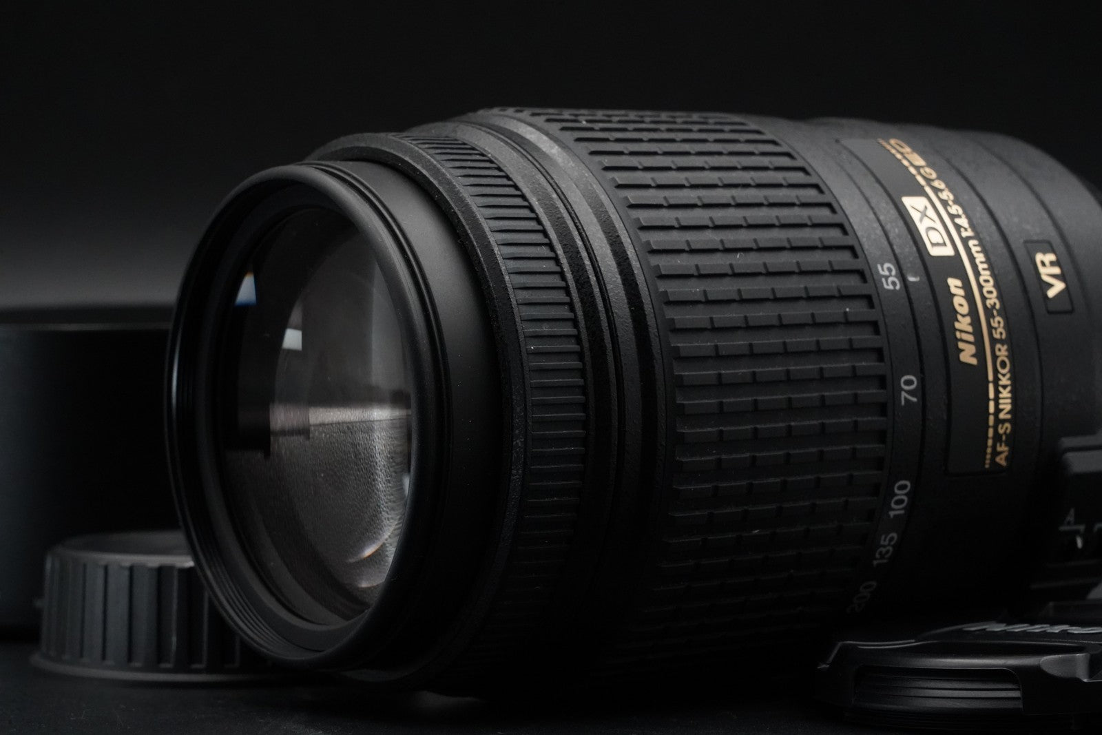AF-S NIKKOR 55-300mm 4.5-5.6 Nikon AF-S DX Nikkor 55-300mm f/4.5