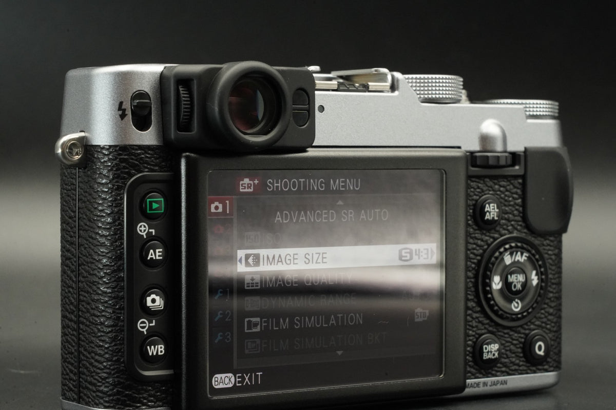 Fujifilm Fuji X Series X20 12.0MP Digital Camera Silver ALMOST UNUSED #11531