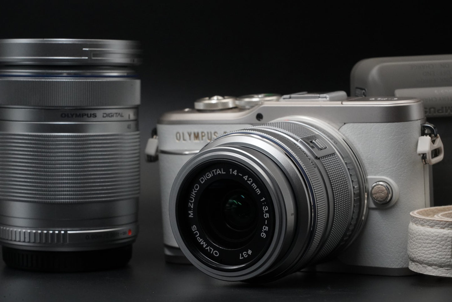 OLYMPUS PEN E-PL9 16.1MP Digital Camera w/ 2 Lens White US DUTY PAID 10663