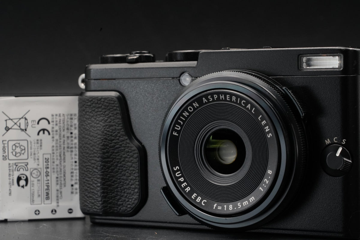 Fujifilm Fuji X70 X 70 Black 16.3MP Digital Camera US STOCK #11351