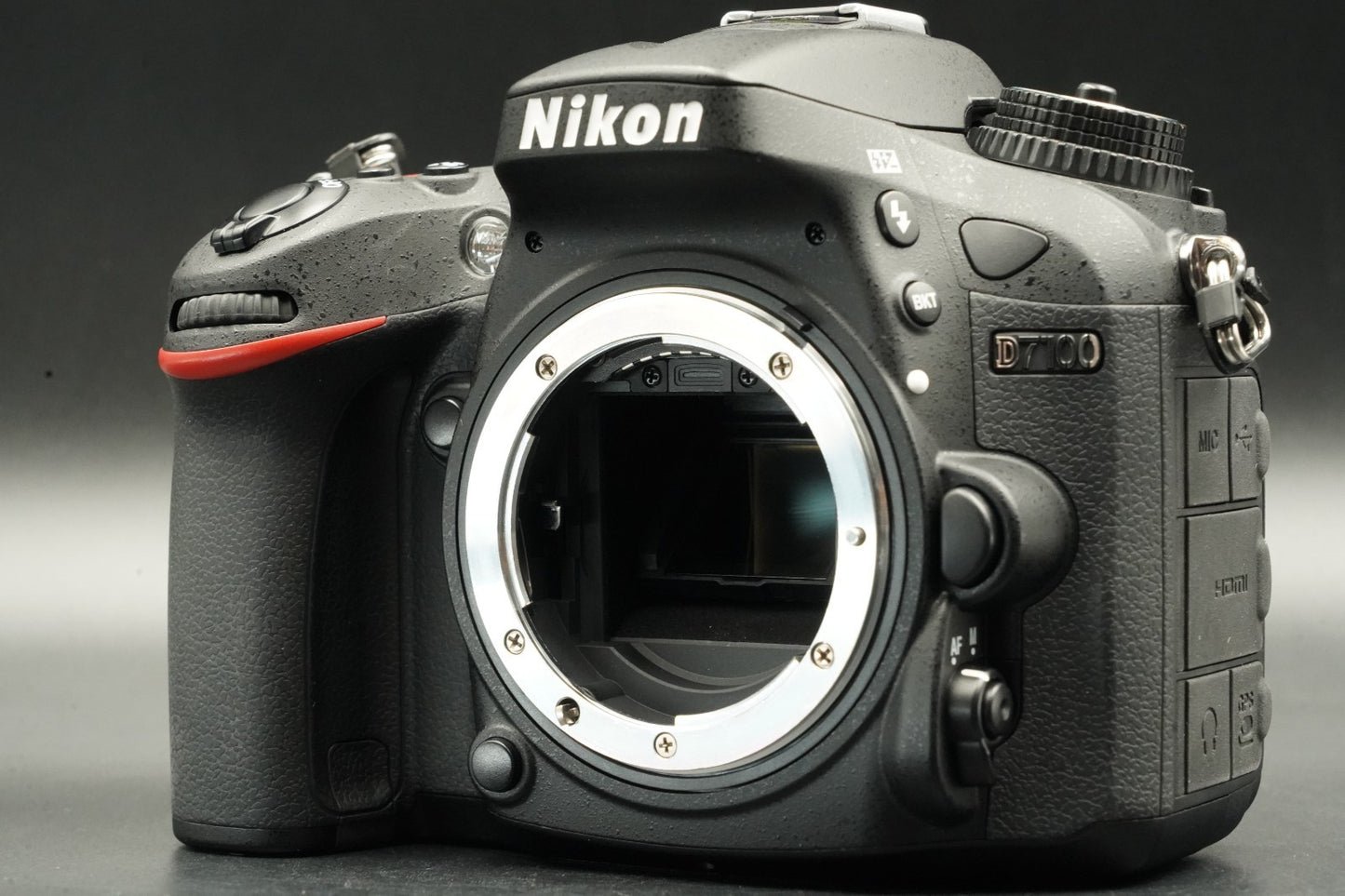 Only 5% cuts!! Nikon D7100 24.1MP Digital SLR Camera Black Body 11573