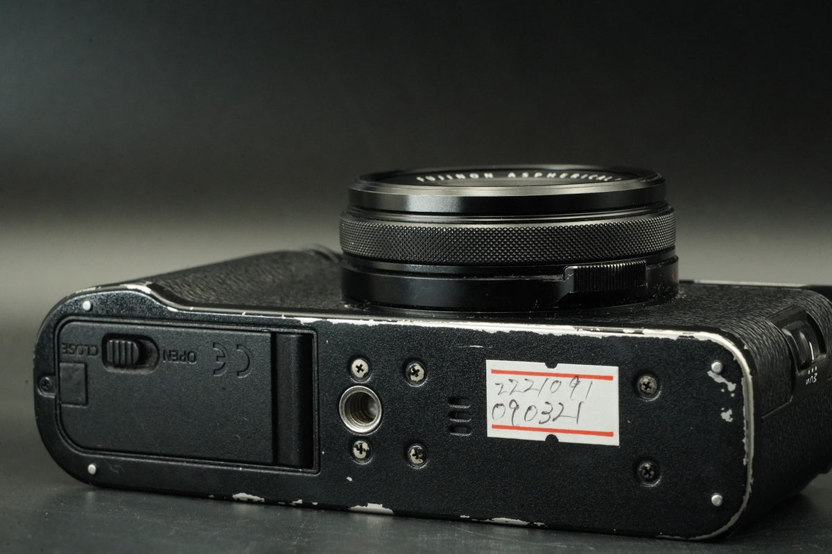 Fujifilm X100F 24.3MP Digital Camera Black -13000 cuts- #11761