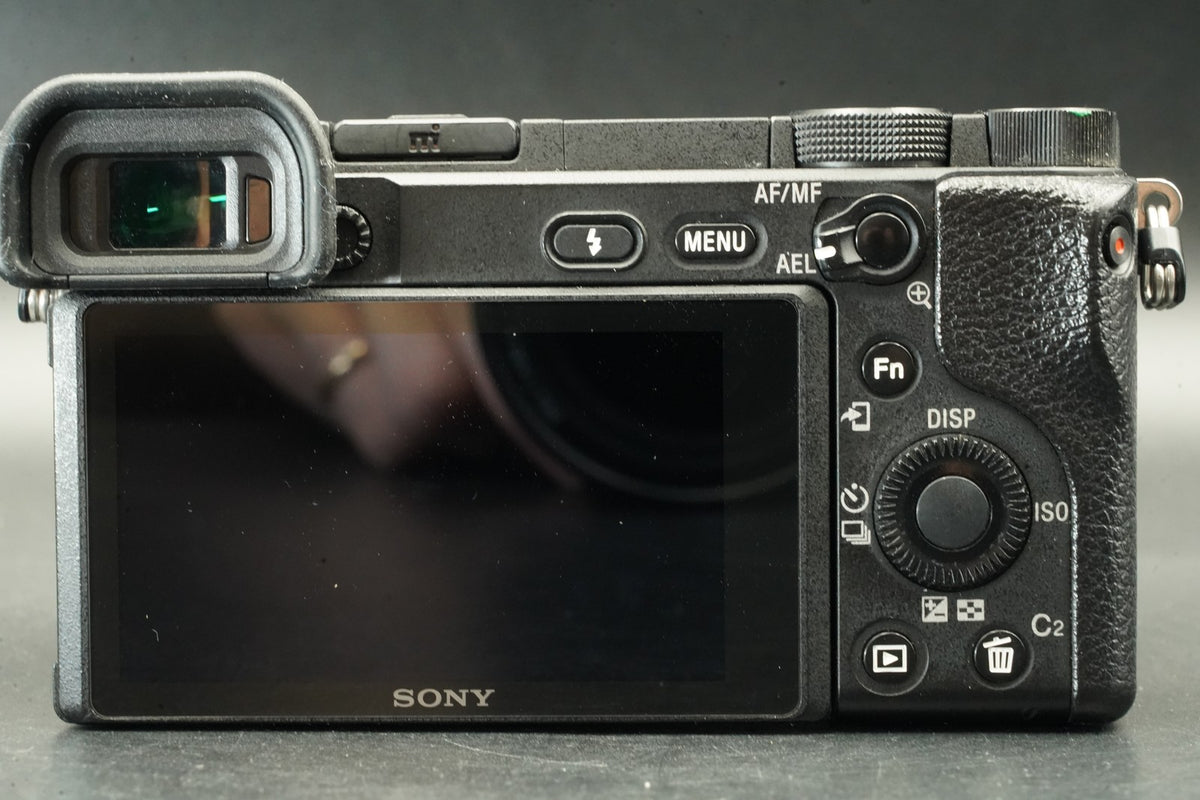 Sony A6400 Mirrorless Digital Camera with 2 Lenses Black -19894 cuts- #12035