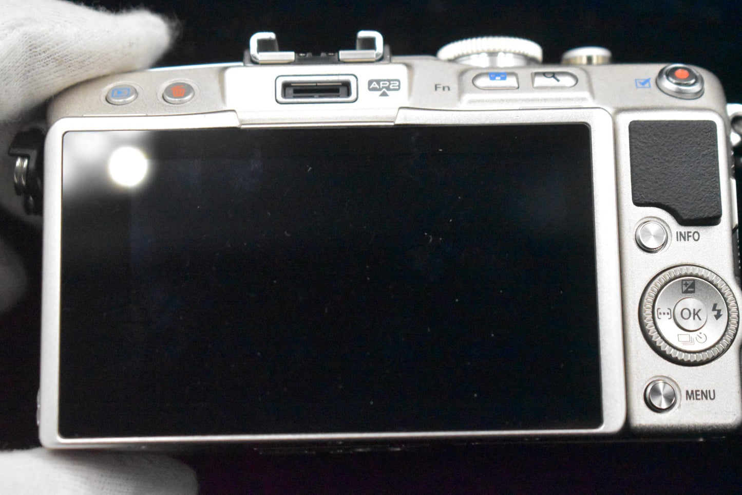 [US Duty Paid] Olympus Pen Lite E-PL6 16.0MP Body Only Silver 8595