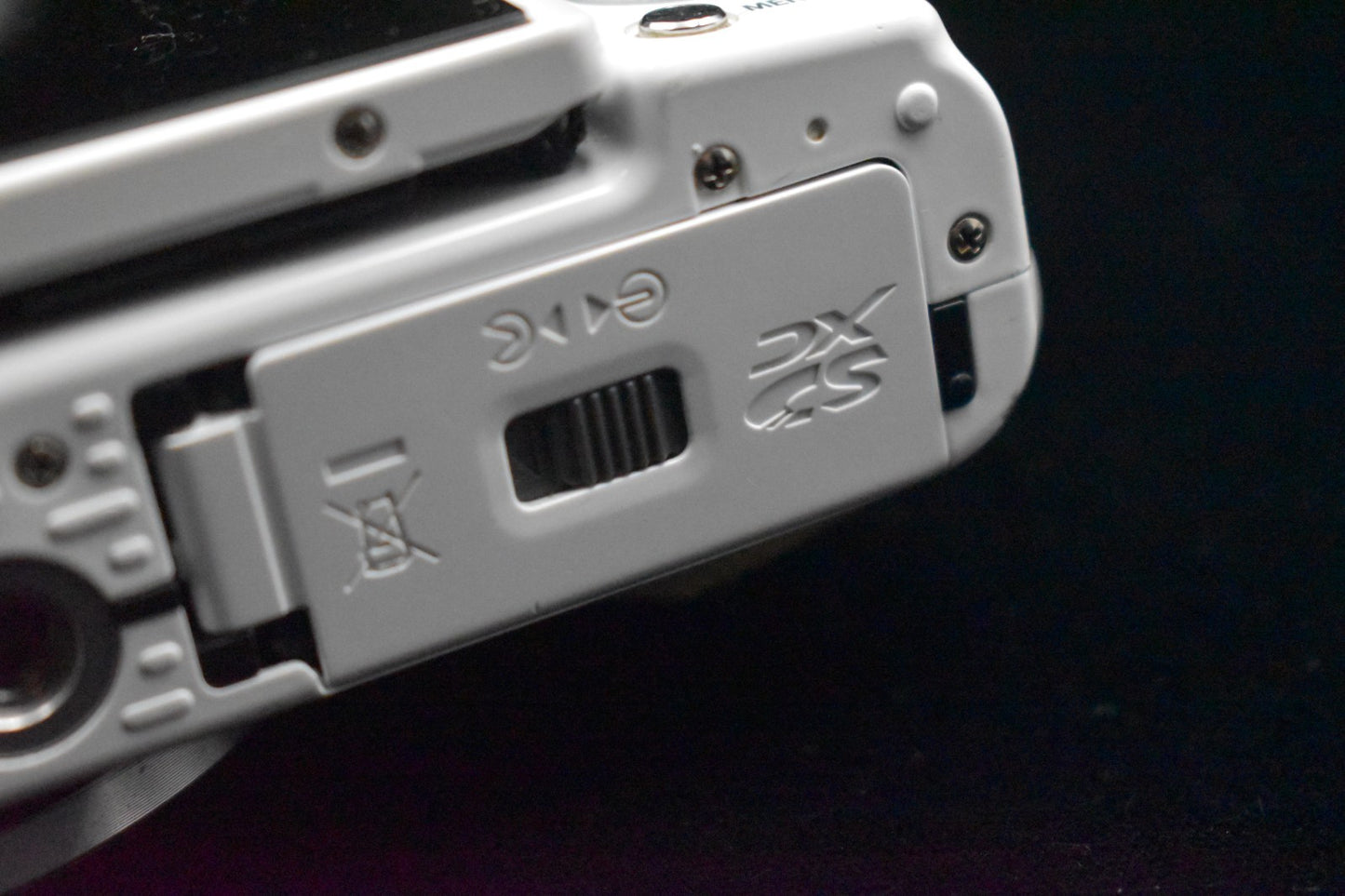 [US Duty Paid] Olympus Pen Lite E-PL5 White Mirrorless Digital Camera 9251