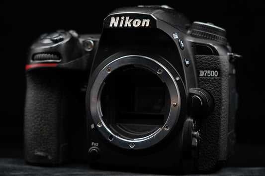 Nikon D7500 20.9MP Digital SLR Camera Black US DUTY PAID 10001