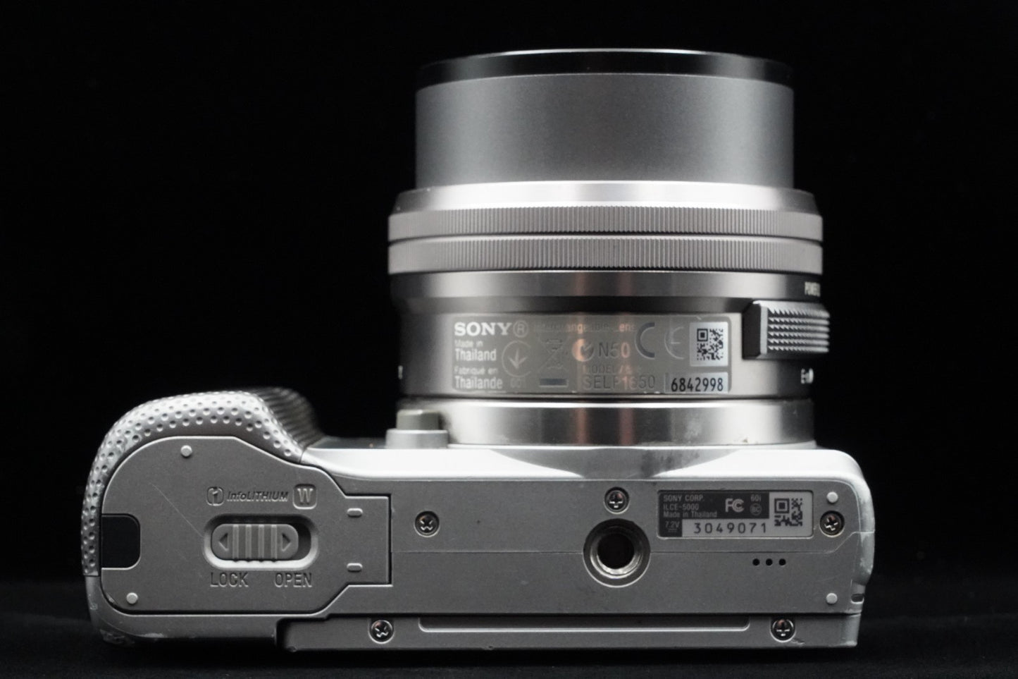 Sony Alpha a5000 Mirrorless Digital Camera with Lens Silver 10168
