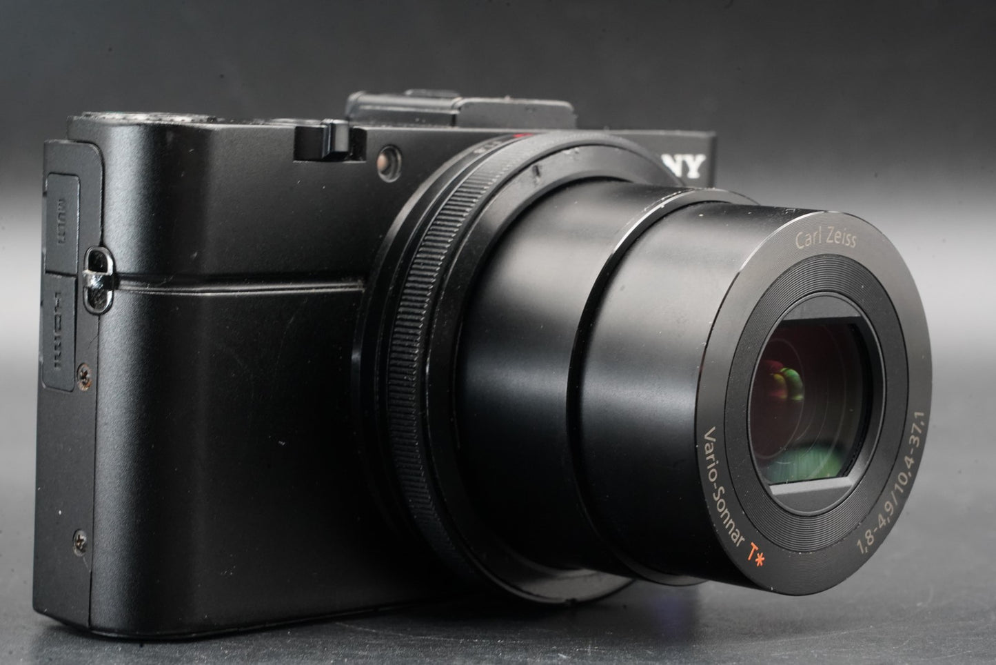 Sony Cyber-shot DSC-RX100 II M2 20.2MP Digital Camera US Duty Paid 11440