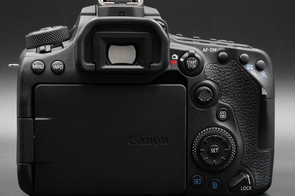 Canon EOS 90D 32.2MP Digital SLR Camera Body Only #10675