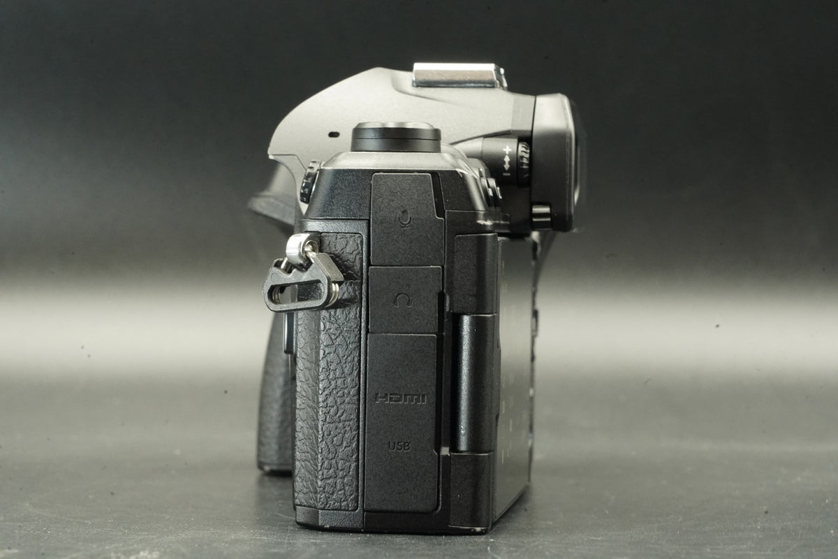 OM SYSTEM OM-1 Mark II Spiegellose Kamera -81 Schnitte- #12015