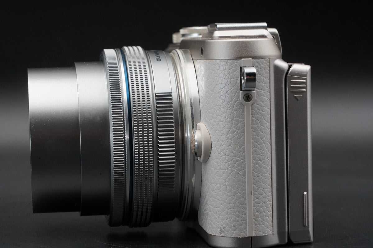 Olympus E-PL8 w/ 40-150mm Lens Digital Camera -1444 cuts- [] US STOCK #11261