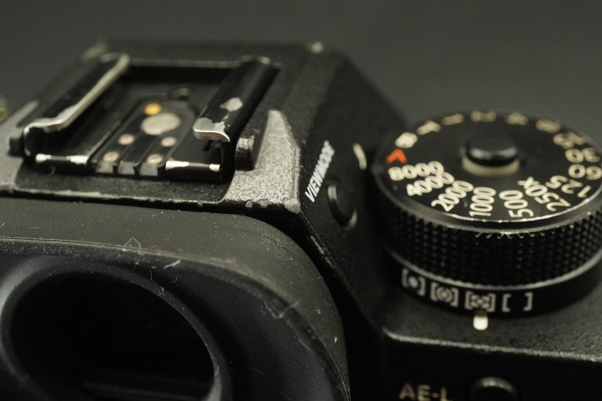 Fujifilm Fuji X-T2 Mirrorless Digital Camera -1 cut?- US STOCK #12160