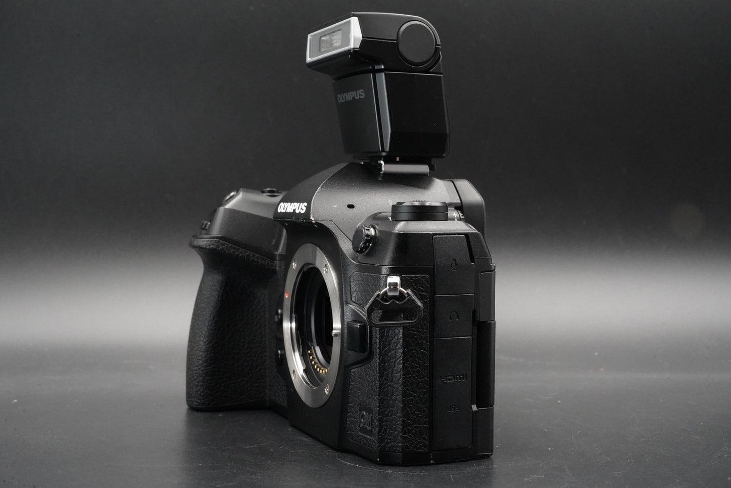 OLYMPUS OM System OM-1 20.4MP Mirrorless Camera US Duty Paid 10955