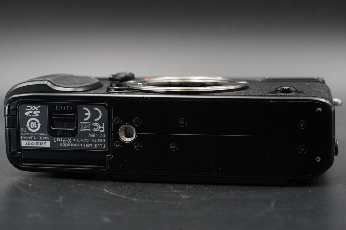 Fujifilm X-Pro1 Mirrorless Digital Camera Black Japan #12168