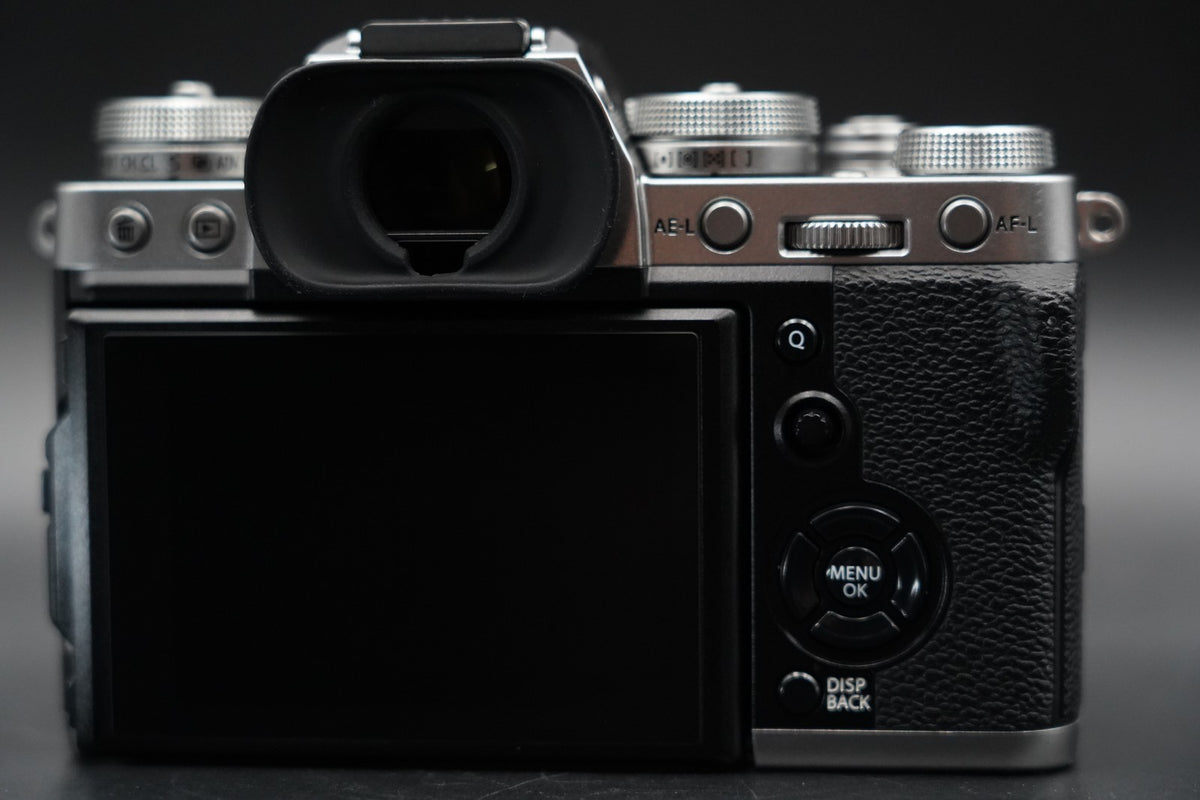 Fujifilm X-T3 Mirrorless Digital Camera Silver Body Only -11936 cuts- #10805