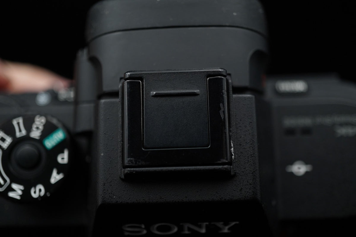 Sony ILCE-7RM2 A7R II Digital SLR Camer US STOCK #10235