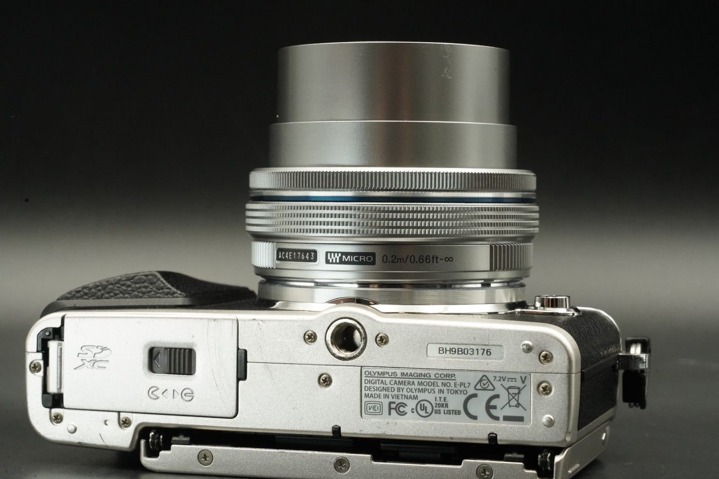 Olympus PEN E-PL7 Digital Camera Silver with 14-42mm + 40-150mm Lens  11571