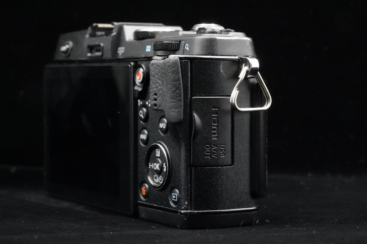 Olympus PEN E-P5 Black Body Wifi Digital Camera US STOCK #9838