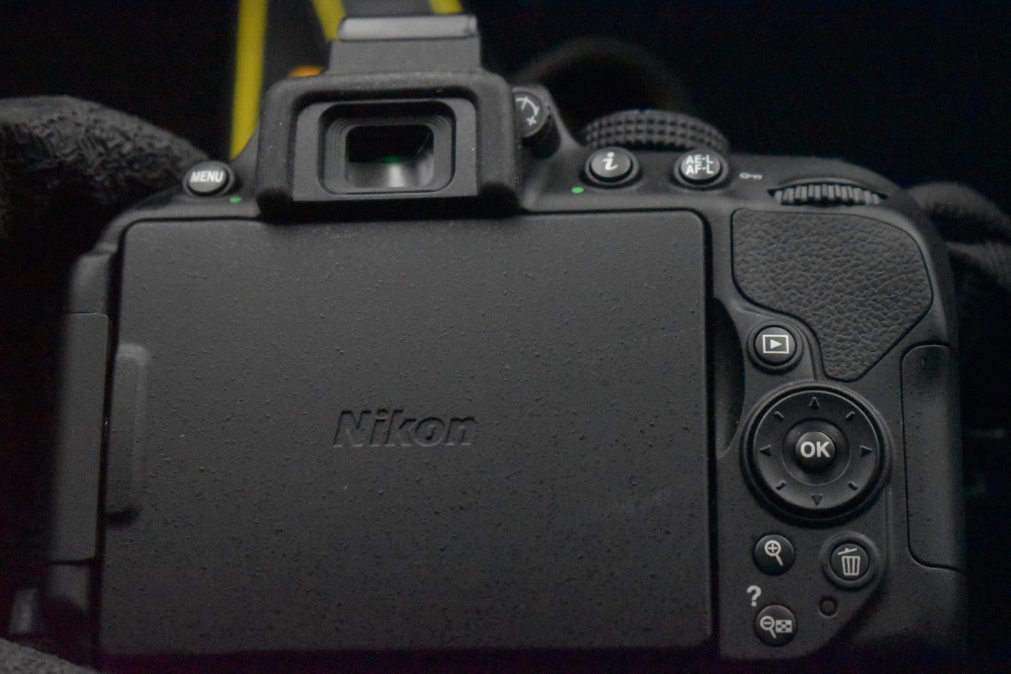 [US DUTY PAID] Nikon D5300 24.2 MP DSLR Digital Video Camera with Lens 9246