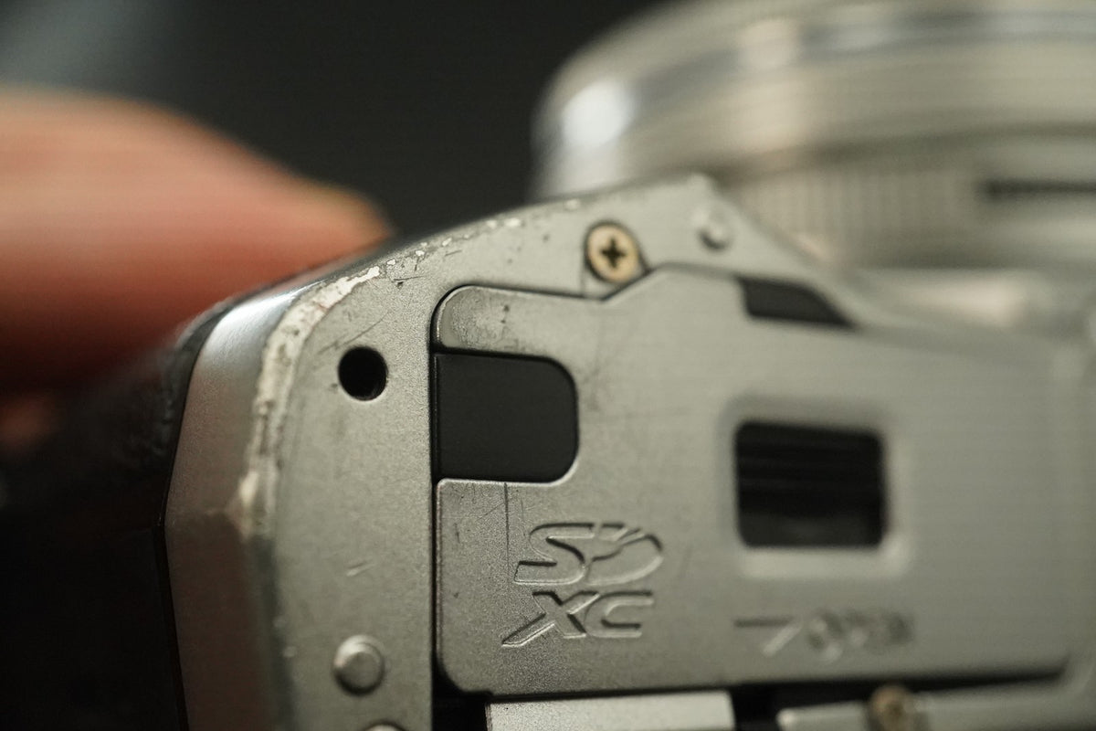 Olympus OM-D E-M10 16.1MP Camera Silver + 14-42mm EZ Lens #11876