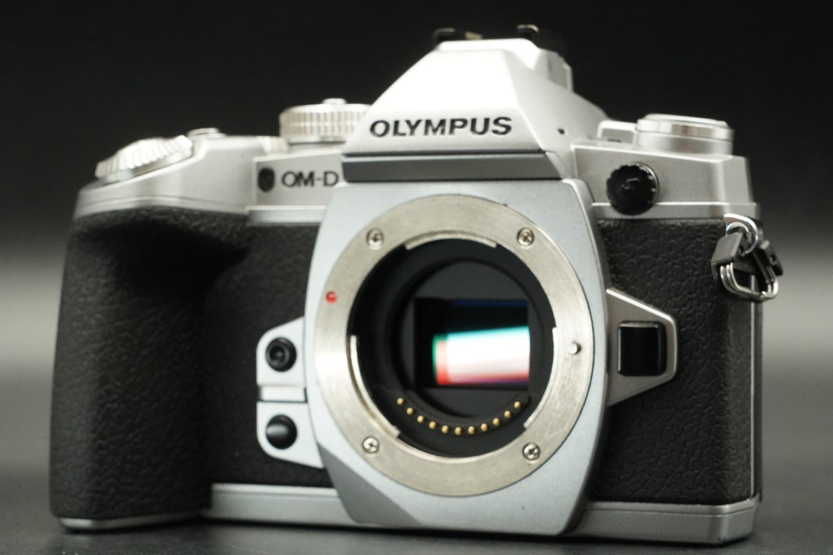 Olympus OM-D E-M1 Digital Camera Silver Body -8560 cuts- #11470