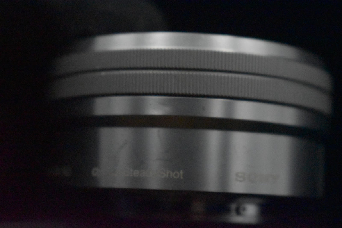 [US Duty Paid] Cámara digital sin espejo Sony Alpha a5000 con lente...