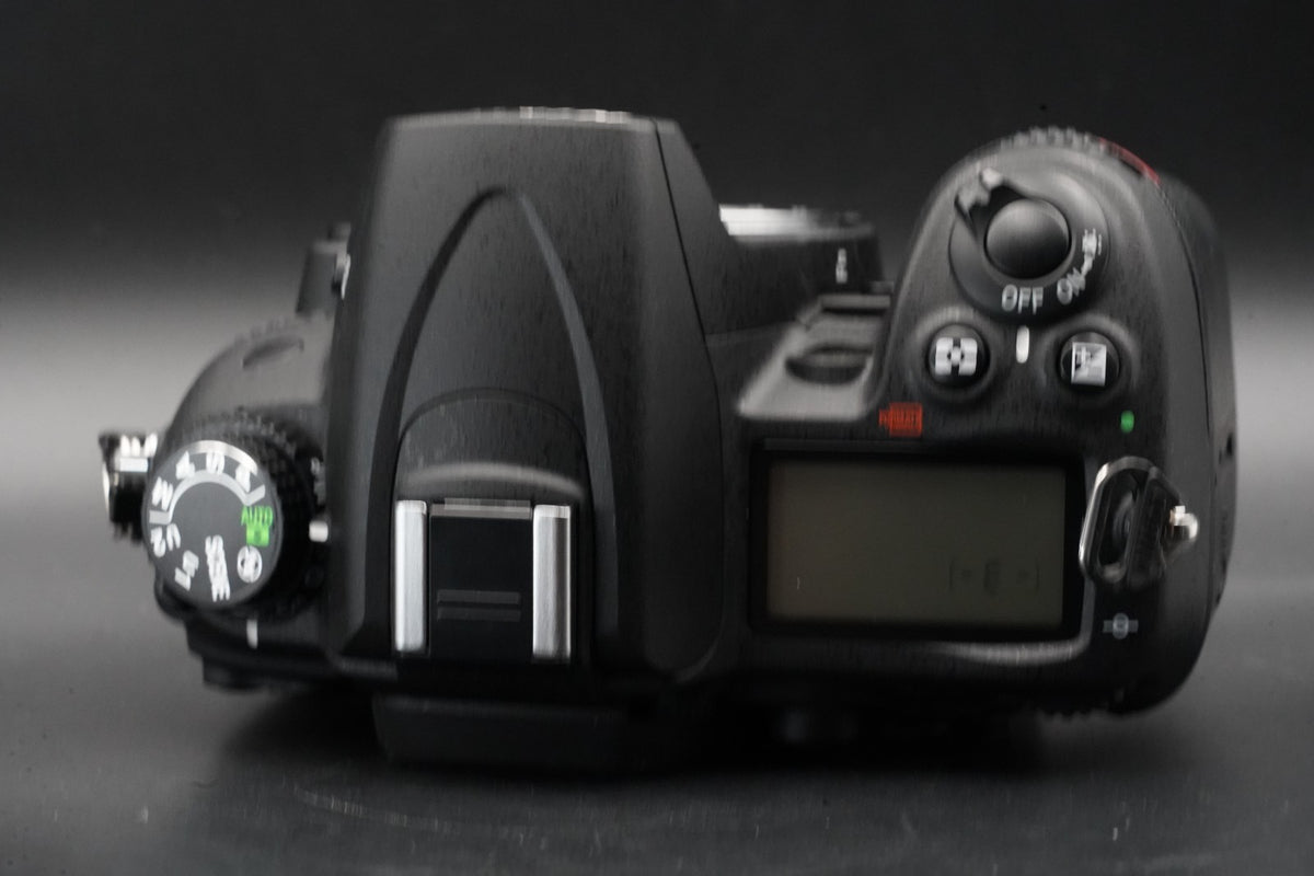 Nikon D7000 DSLR Digital SLR Camera -2% cuts- US STOCK #10845