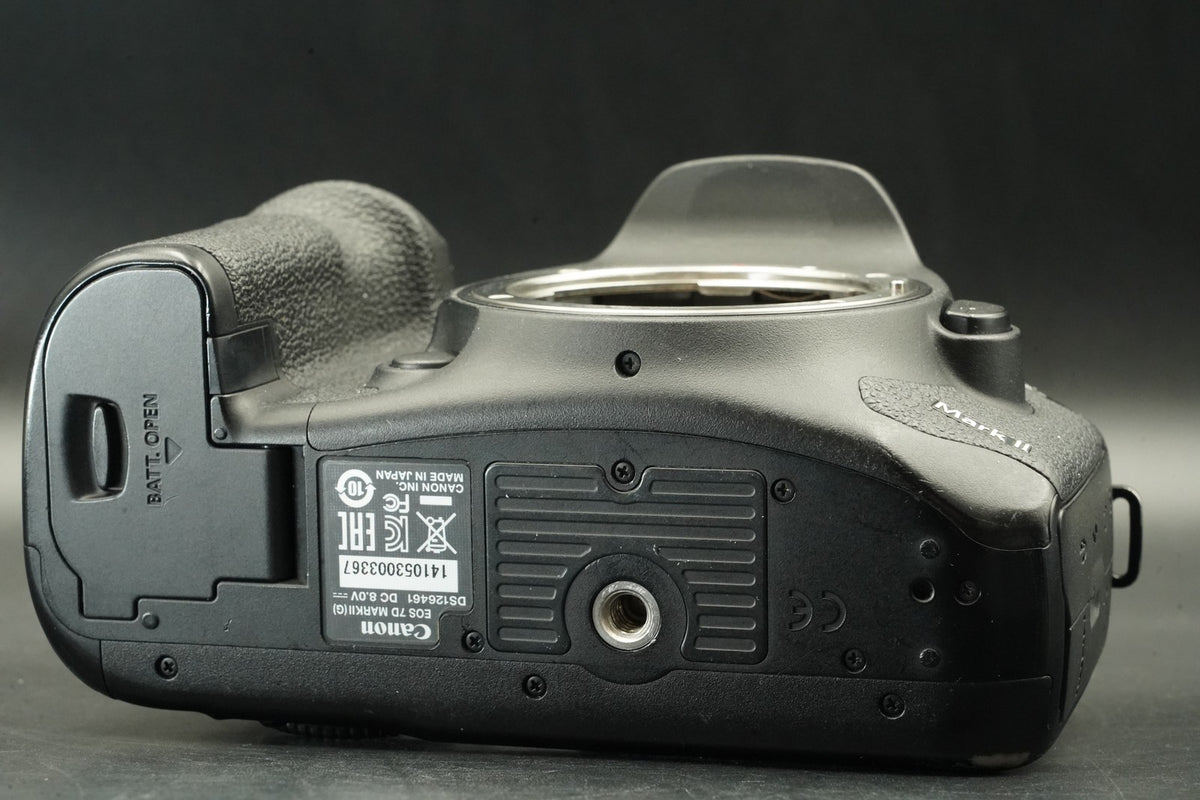 Canon EOS 7D Mark II DSLR Digital SLR Video Camera Used #12396