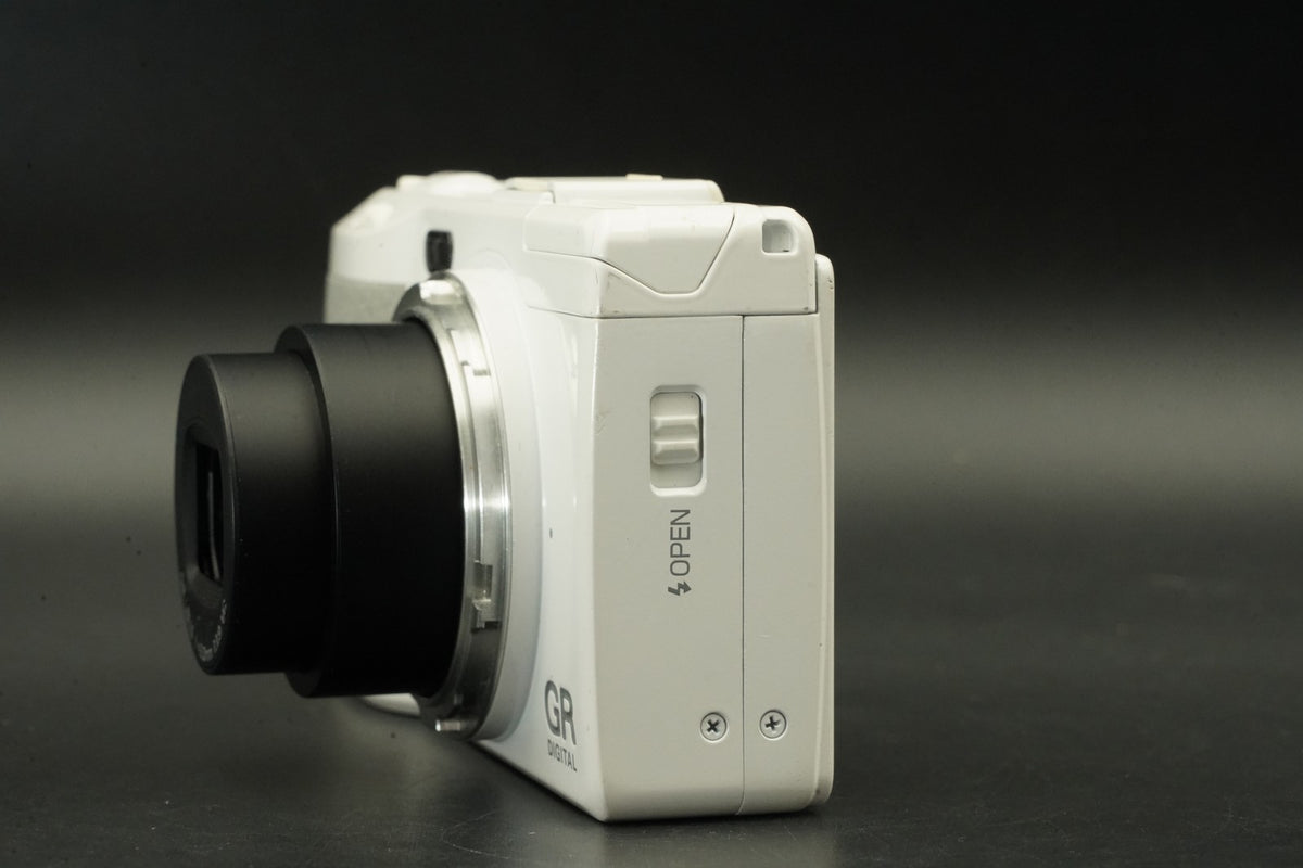 Ricoh GR Digital IV 10.4MP Digital Camera White -4672 cuts- #11652