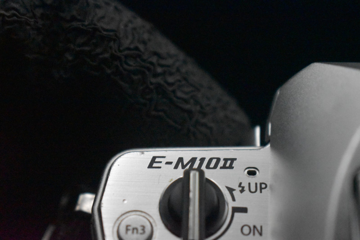 [US Duty Paid] Olympus OM-D E-M10 Mark II 16.1MP Digital Camera Silver 8939