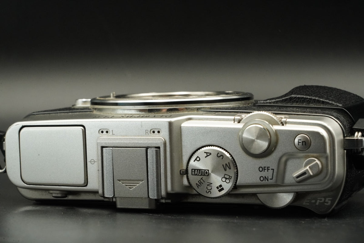 Olympus PEN E-P5 Silver Body Wifi Digital Camera Japan US STOCK #11614