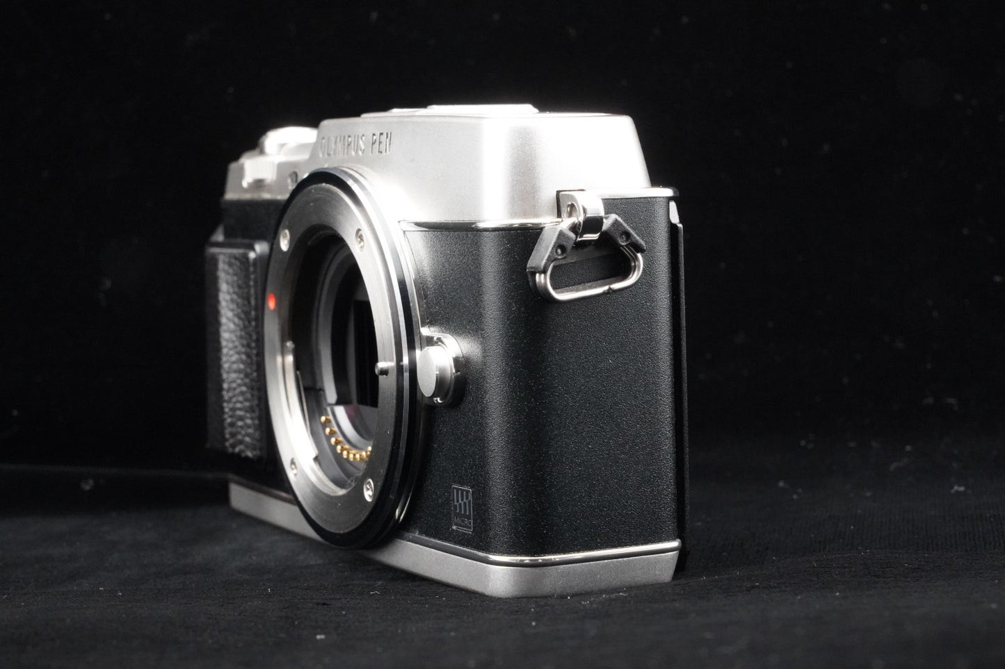 Olympus PEN E-P5 Silver Body Wifi Digital Camera Japan US Duty Paid 9837