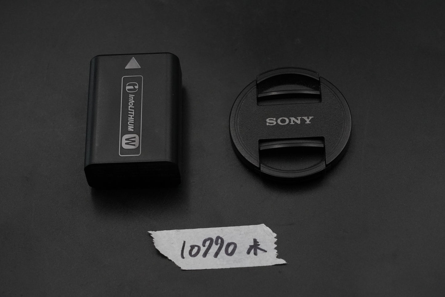 888 cuts!! Sony Alpha A6400 Mirrorless Digital Camera with Lens Silver 10770