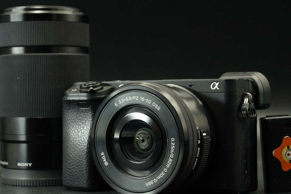 Sony A6400 Mirrorless Digital Camera with 2 Lenses Black -19894 cuts- #12035