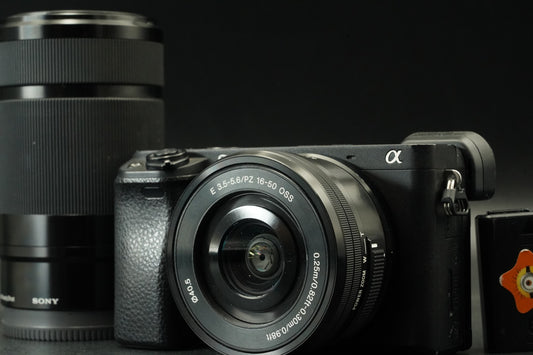 Sony A6400 Mirrorless Digital Camera with 2 Lenses Black -19894 cuts- #12035