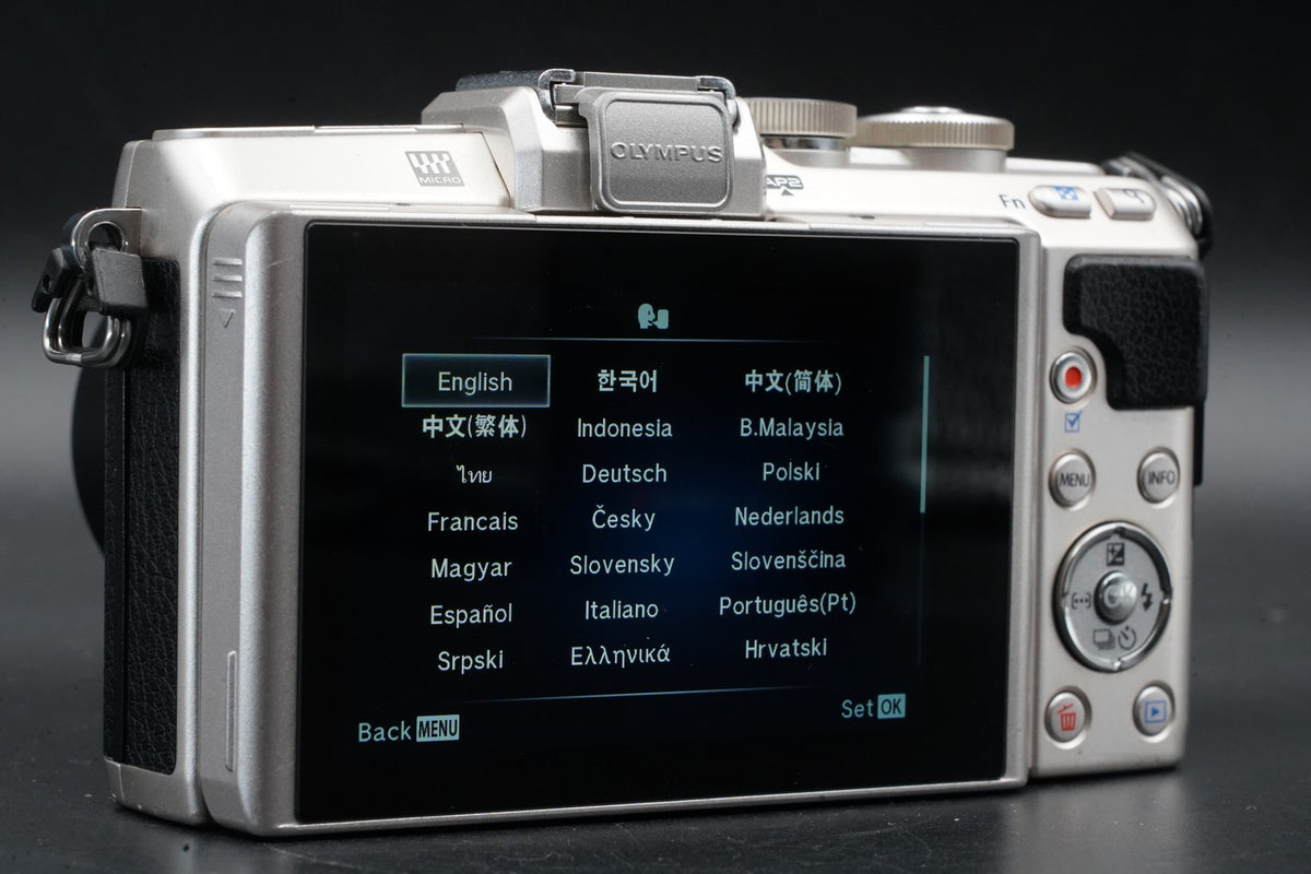 Olympus PEN E-PL7 Digital Camera Silver with 14-42mm Lens US STOCK #11432