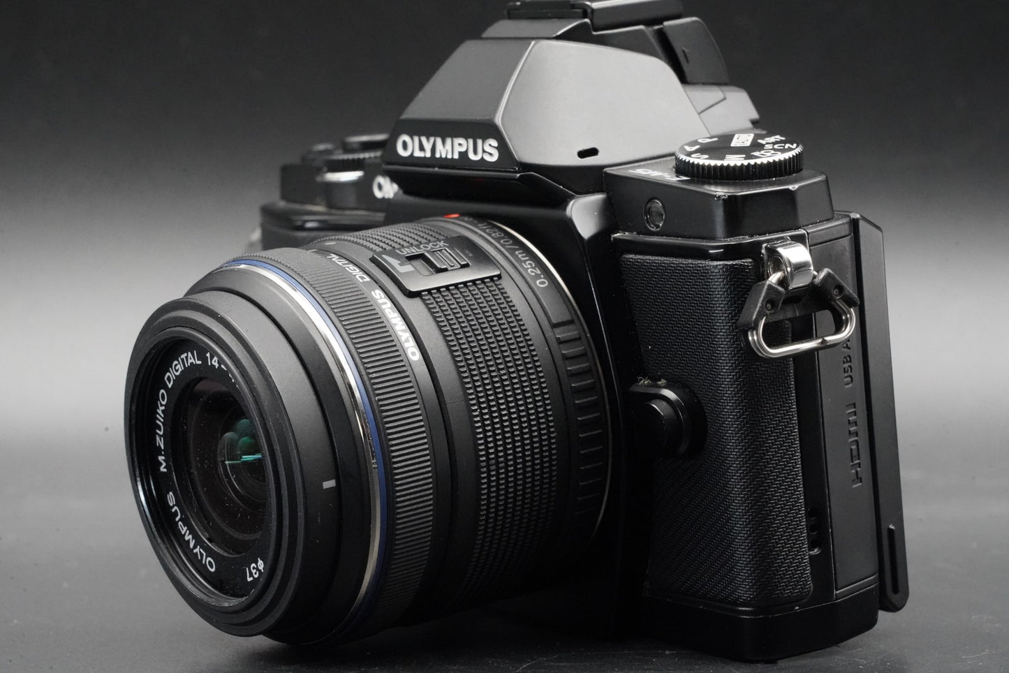 2 Lenses!! Olympus OM-D E-M5 Mirrorless Digital Camera Black 11028