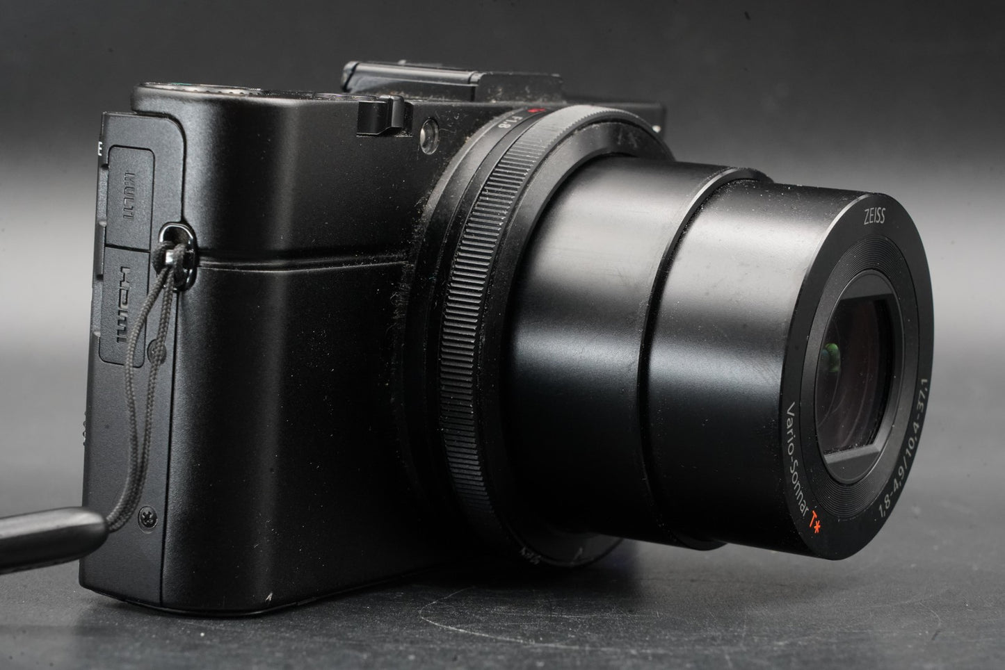 Sony Cyber-shot DSC-RX100 II M2 20.2MP Digital Camera US Duty Paid 11123