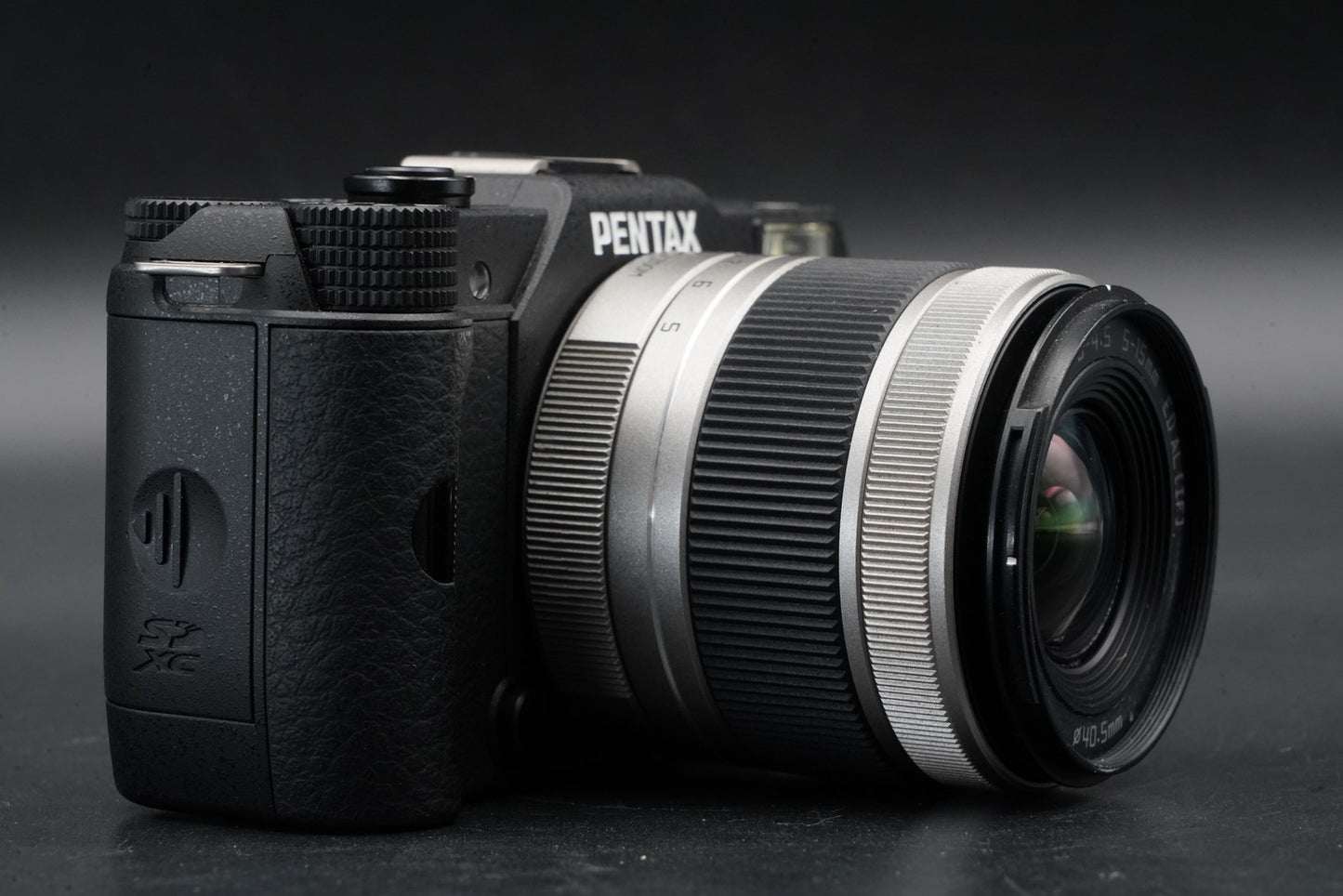 245 cuts! Pentax Q7 Black Digital Mirrorless camera with Lens 11455