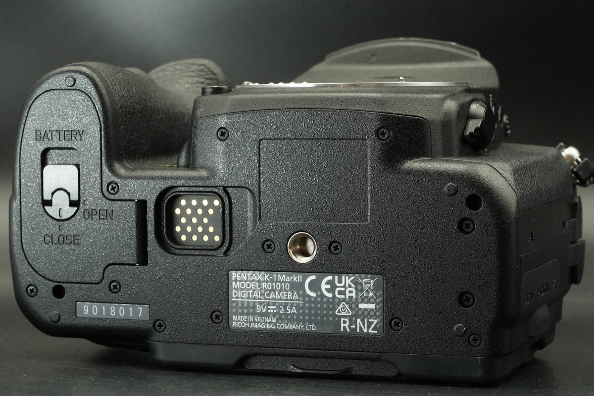 PENTAX K-1 Mark II Digital Camera + D-BG6 Battery Grip -SC 2%- #11985