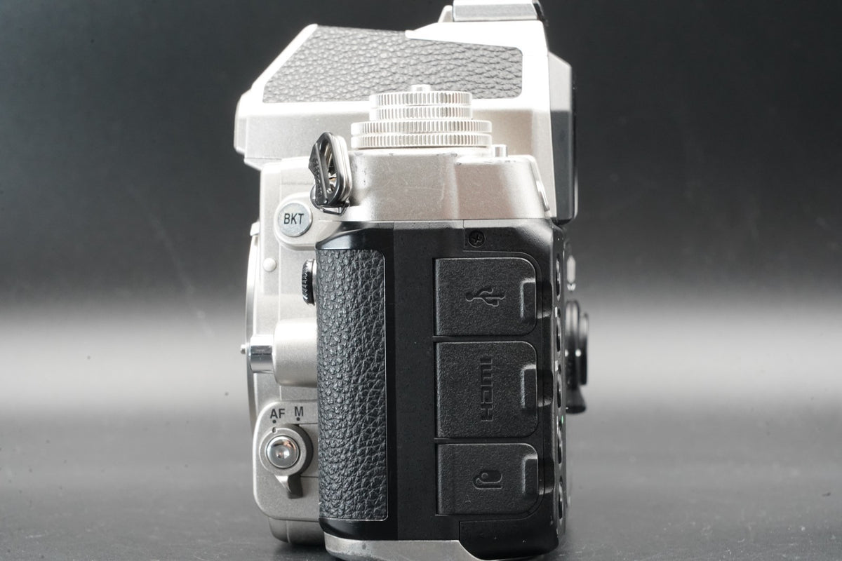 Cuerpo de cámara digital Nikon Df Silver DSLR -8818 cortes - #11462