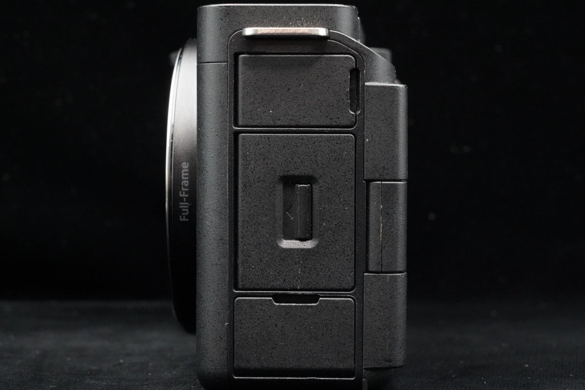 Sony Alpha ZV-E1 4K UHD Mirrorless Camera English OK ALMOST UNUSED #11218