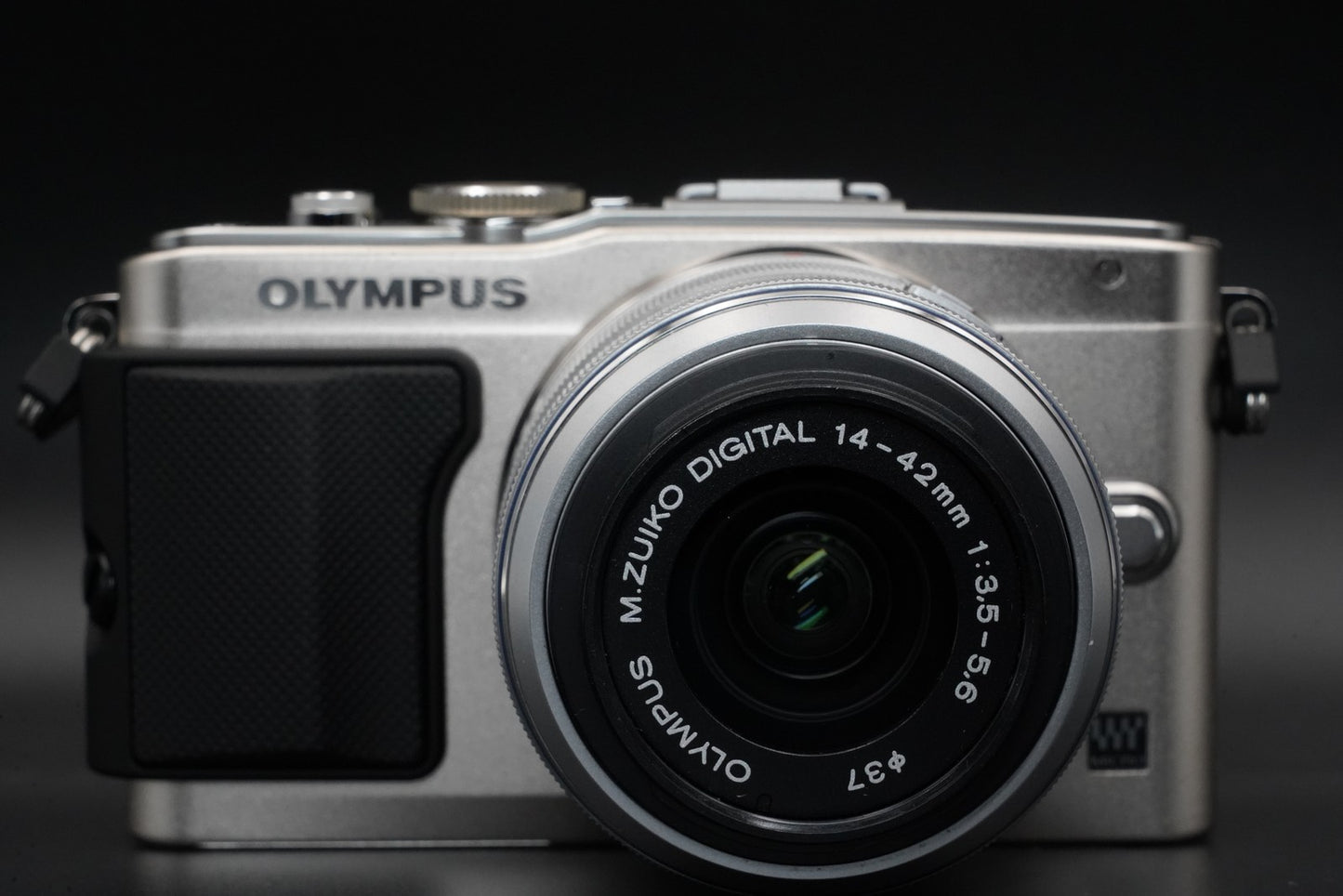 36 cuts! Olympus E-PL5 w/ Lens Mirrorless Digital Camera Silver 10547